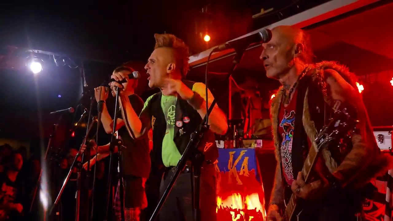 Les Ramoneurs de Menhirs angelic upstarts song  police oppression