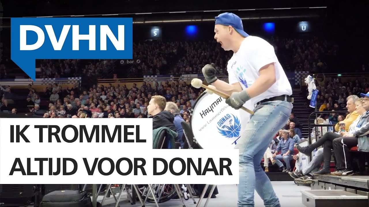 Robbert is de trommelaar van basketbalteam Donar