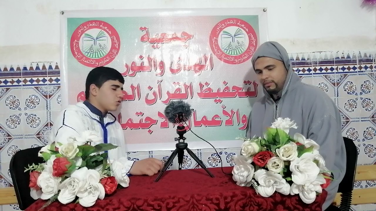 انشودة بعنوان قمر سيدنا النبي بصوت القرئين ياسر الطاهري ومحمد اليوبي حفظهما الله