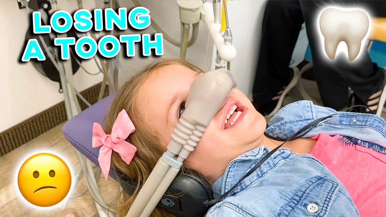 LOSING HER FIRST TOOTH! | 4 YEAR OLD LOSES HER FIRST TOOTH IN A WAY THAT WE DID NOT EXPECT 🥴