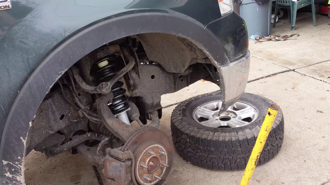 2 inch Rough Country leveling kit on OLD GREEN.