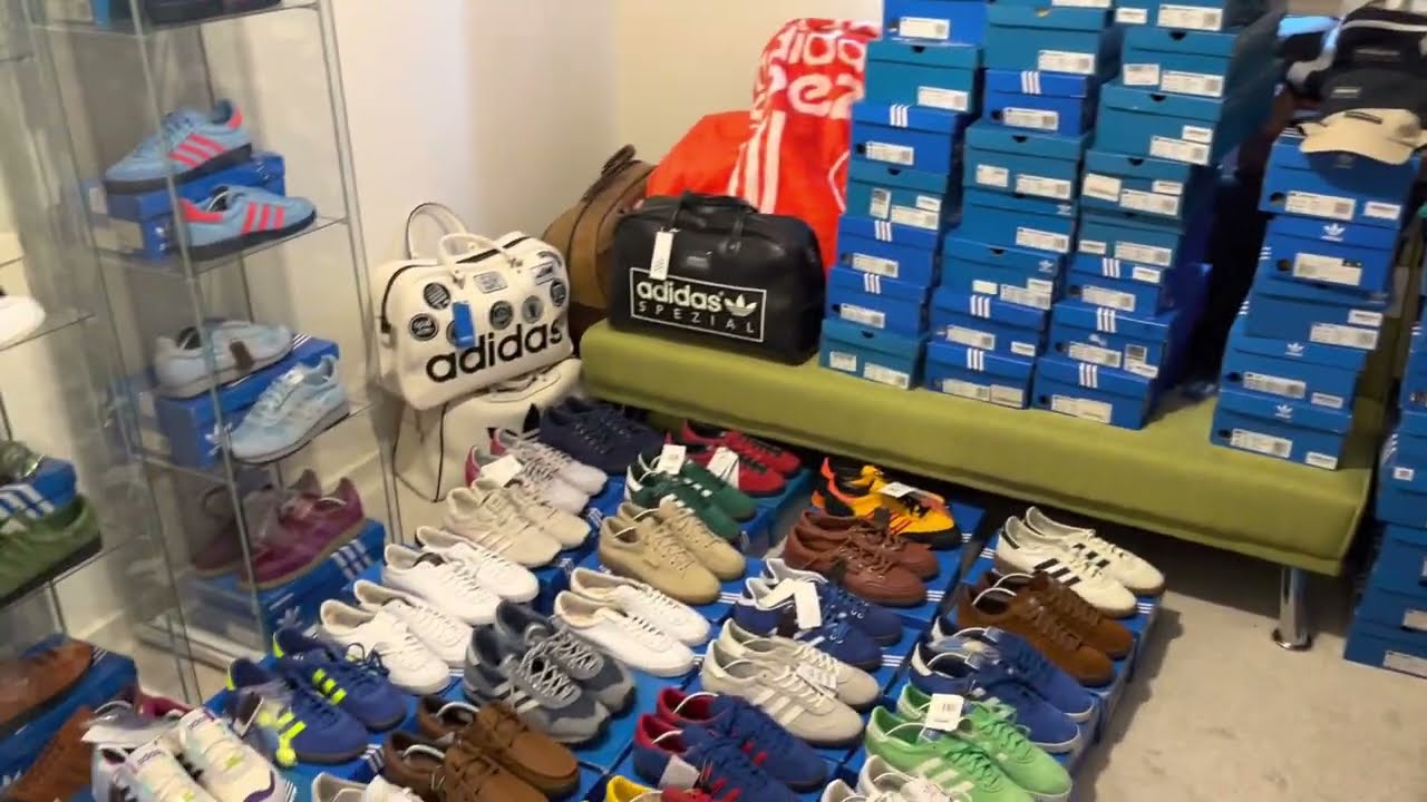 Ещё одно обновление Adidas Man Cave! Новые кроссовки, куртки и кое-что необычное! Оставайтесь осо...