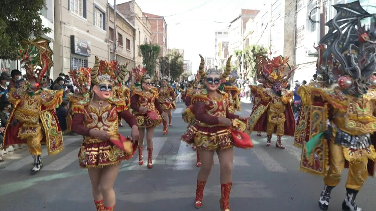 Parades resume in the home of Bolivian carnival | AFP