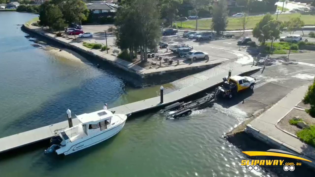 Transport a boat without a trailer from a boat ramp with Slip Away