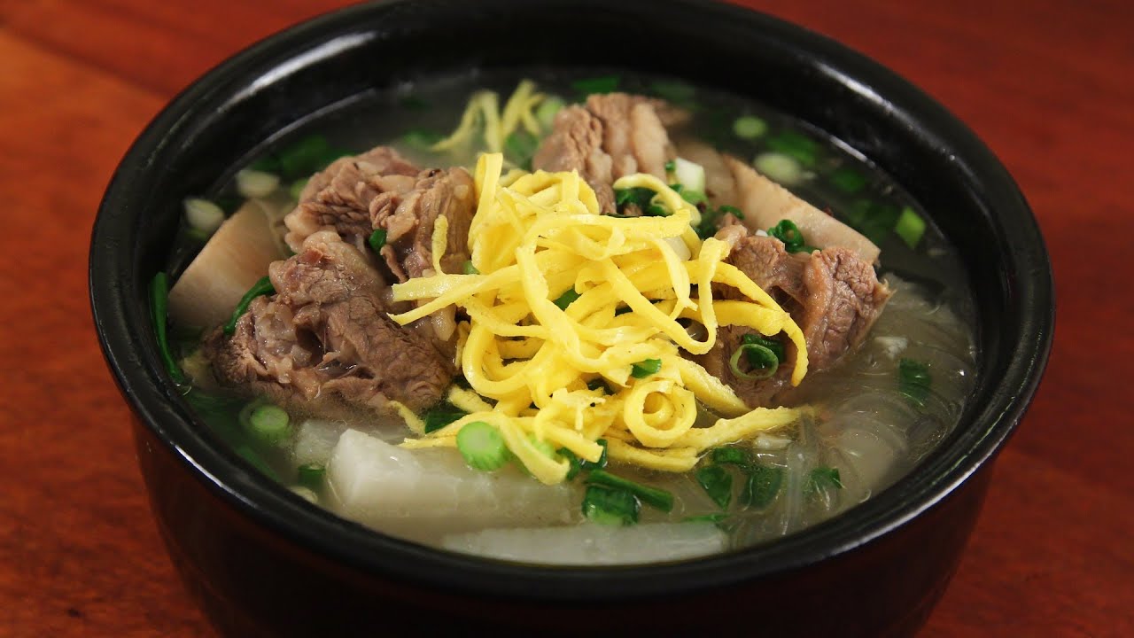 Beef short ribs soup (Galbitang: 갈비탕)