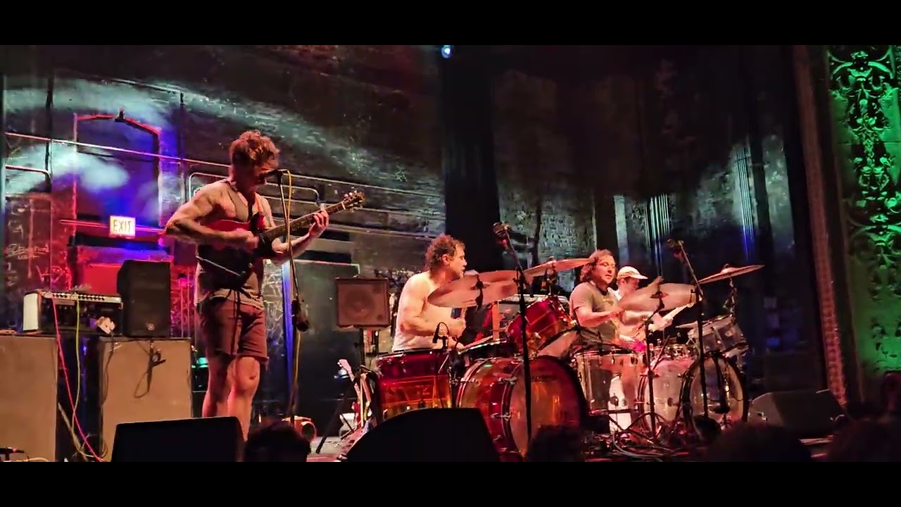 OSees - Intercepted Message (Live from Thalia Hall Chicago) 