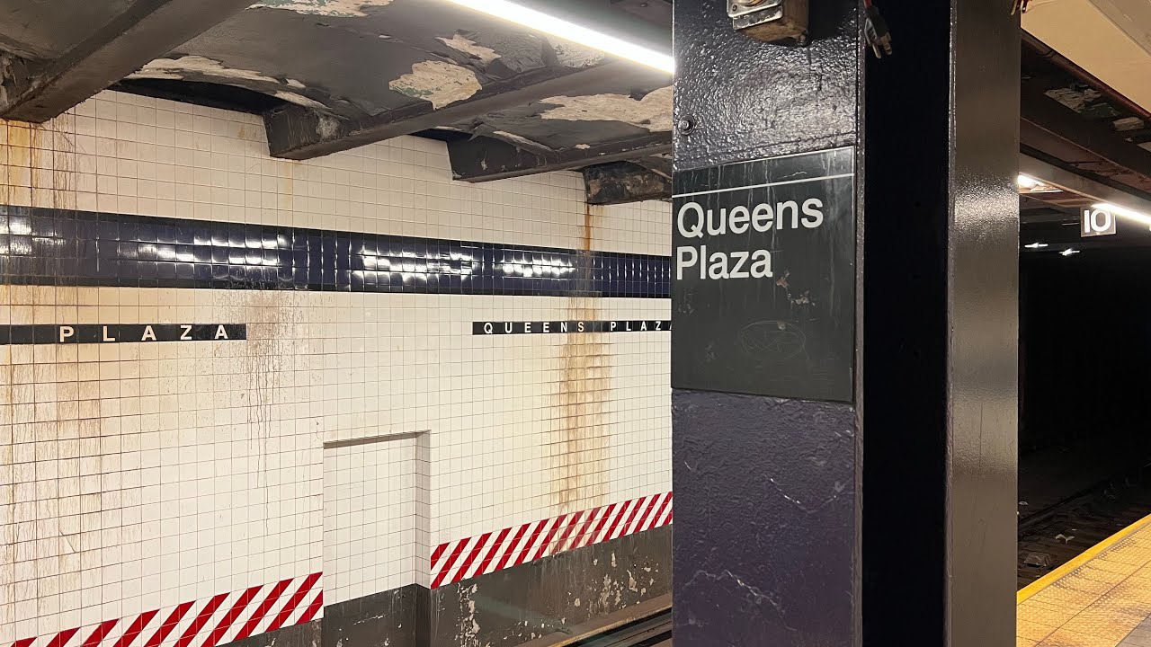 MTA IND Queens Blvd Line: R160 (E) (M) (R) Train Late Eve Action At Queens Plz Station: (11/25/2022)