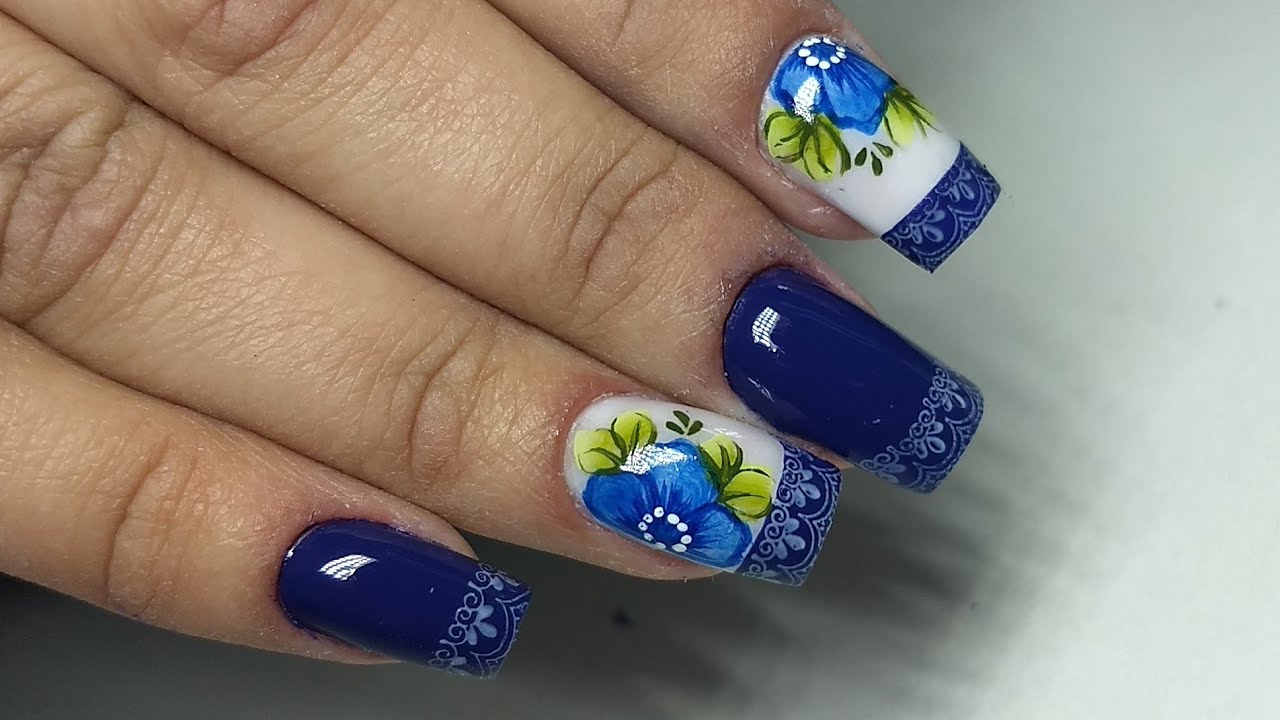 Unhas decoradas muito fácil no azul