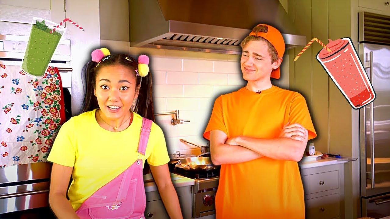 Ellie and Jimmy Make Their Own Smoothies! | Ellie Sparkles | WildBrain Learn at Home