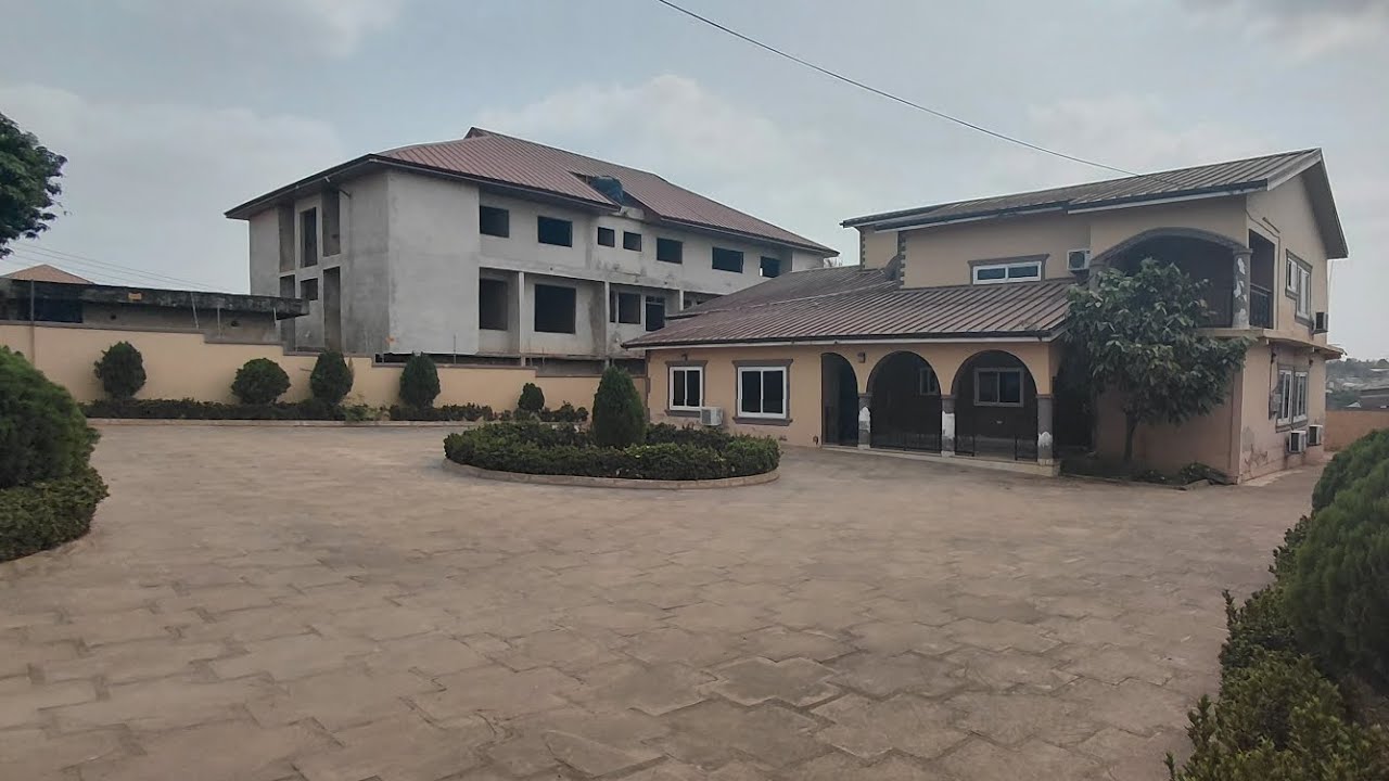 You Won't Believe The Price Of This 8Bedroom House for Sale in Ghana, Kumasi-Meduma GHC1.5M