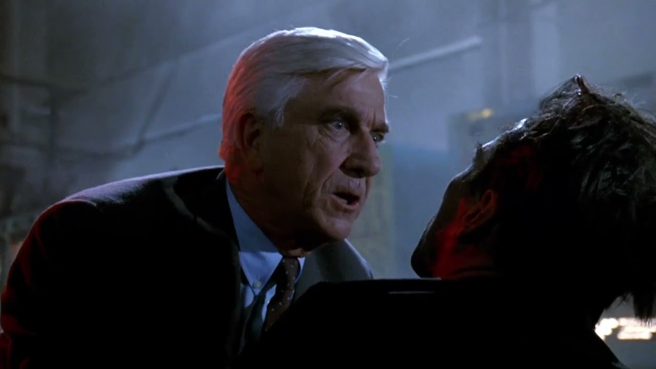 Нордберг знает толк в оружие. The Naked Gun 2 1/2
