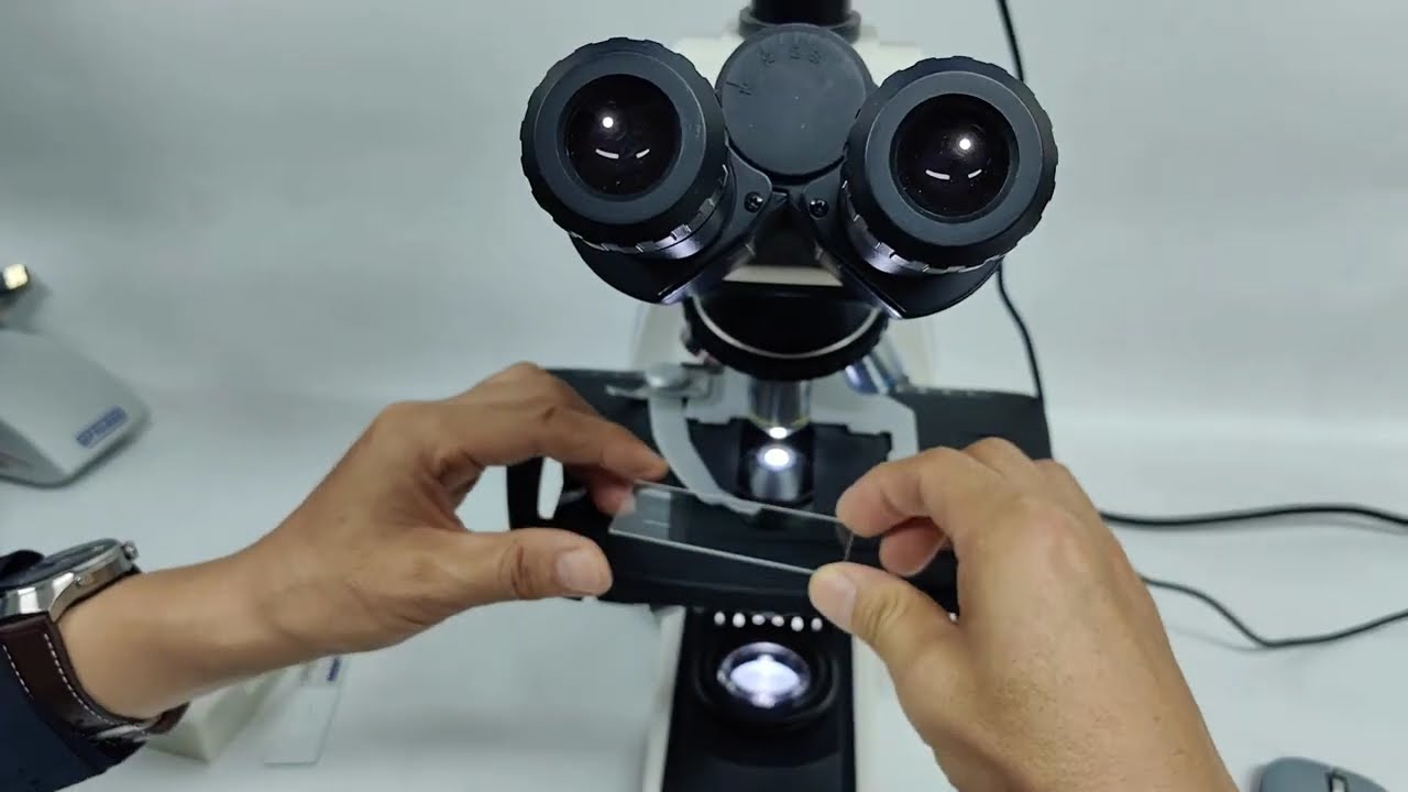 Laboratuvar Araştırma Mikroskobu Trinoküler Infinity Plan Optik Sistem LCD Ekran Mikroskop Kamerası