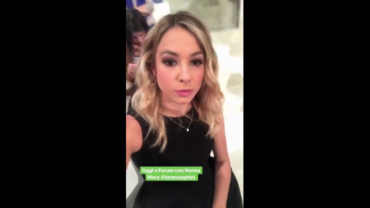 Camilla Ghini e il mix di Story tra macchina e lavoro