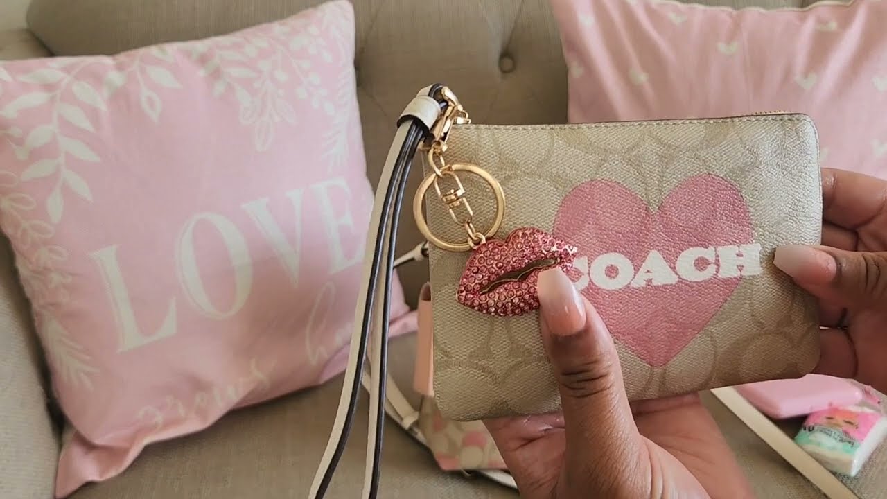 Что в моей сумке | Сумка-ведро Coach Heart | WIMB