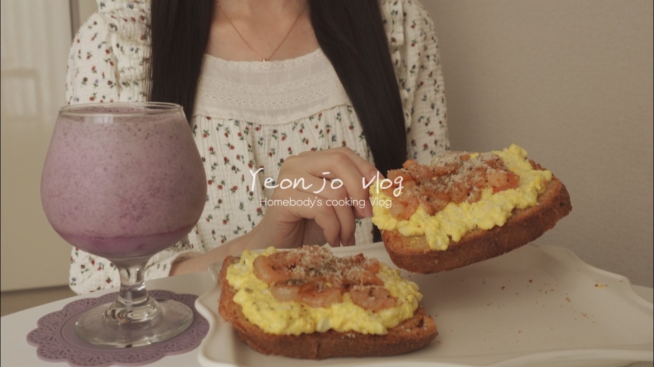 Vlog💛계란 듬뿍 오픈샌드위치 만들어 먹고 베란다 텃밭 가꾸는 집순이의 일상, 실패없는 김치찌개 레시피, 손칼국수, 비빔밥, 무생채, 삼겹살덮밥, 새우호박전, 핫도그 사라다빵