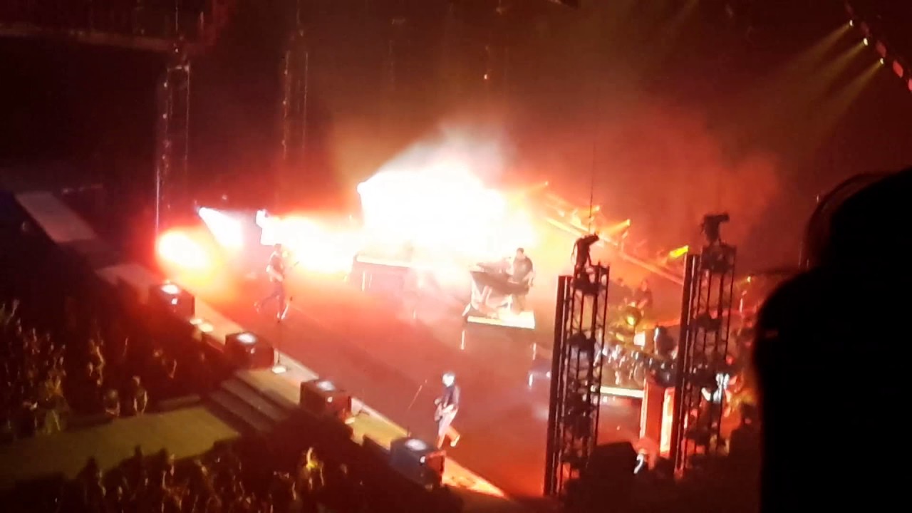 Linkin Park - Live at the O2 [Full show 03/07/17] - fan footage