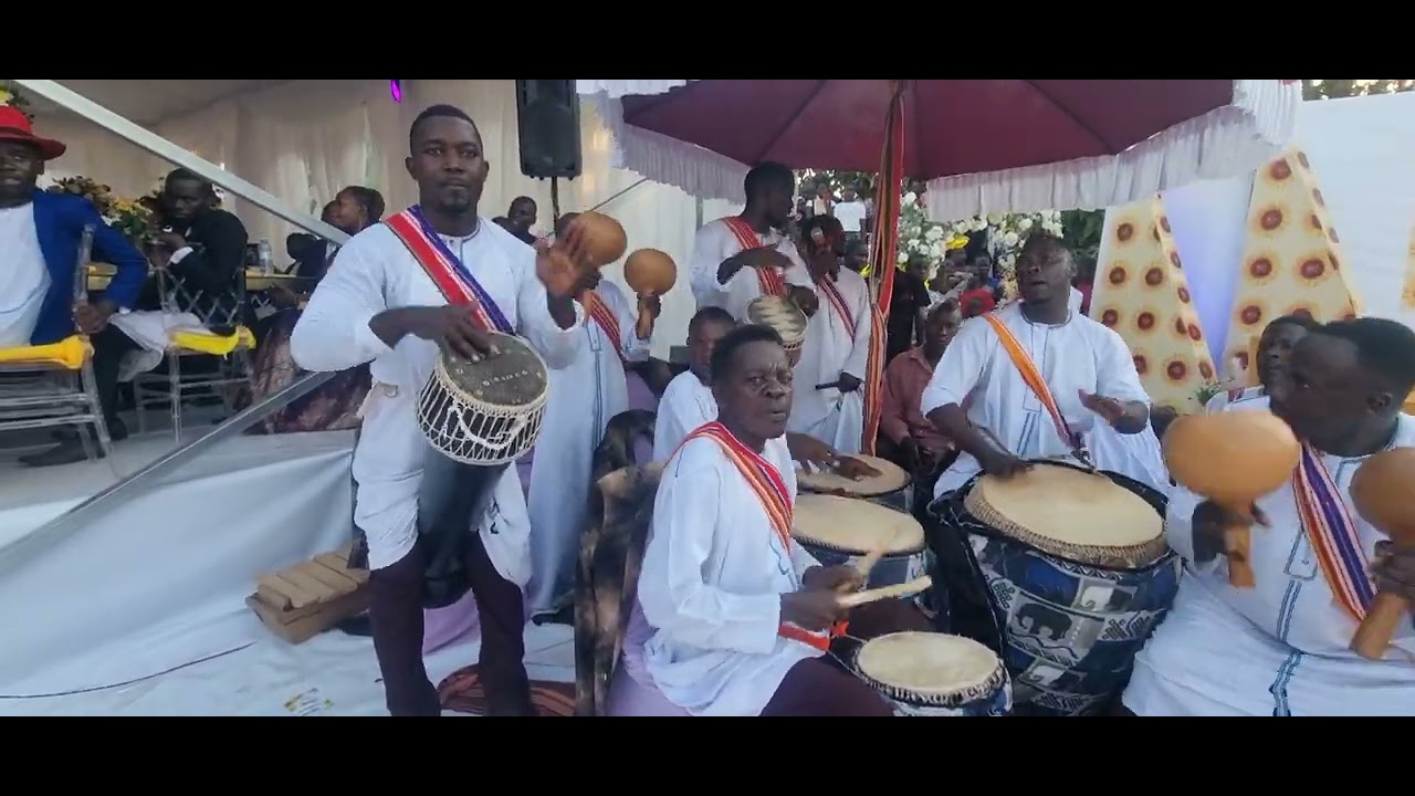 musanyusa class International VVIP 🇺🇬.  We do amazing culture music at any function.