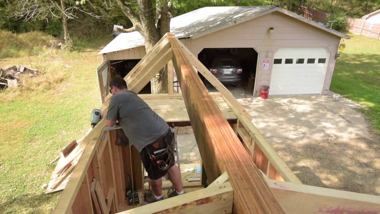 Building our Tiny House: Step 9 - Putting Up The Roof Rafters