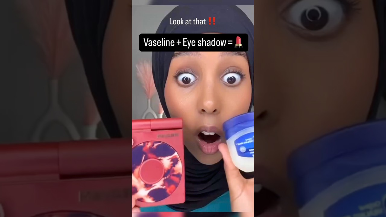 Viral Vaseline+￼Eye shadow =💄#lipsticktutorial #lipstick #lipstickhacks #vaseline #eyeshadow#shorts