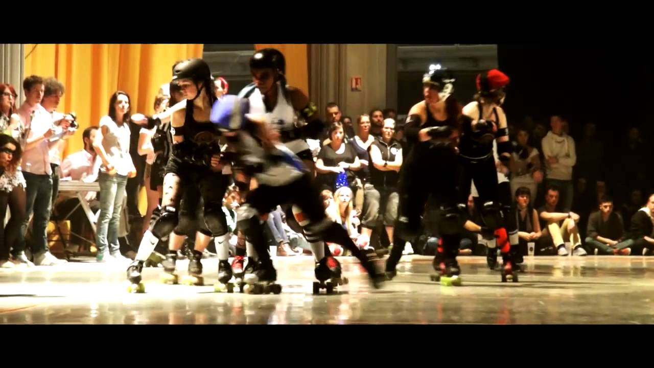 SKATE HARD TO HELL ! The Switchblade RollerGrrrls Vs. Paris Roller Girl