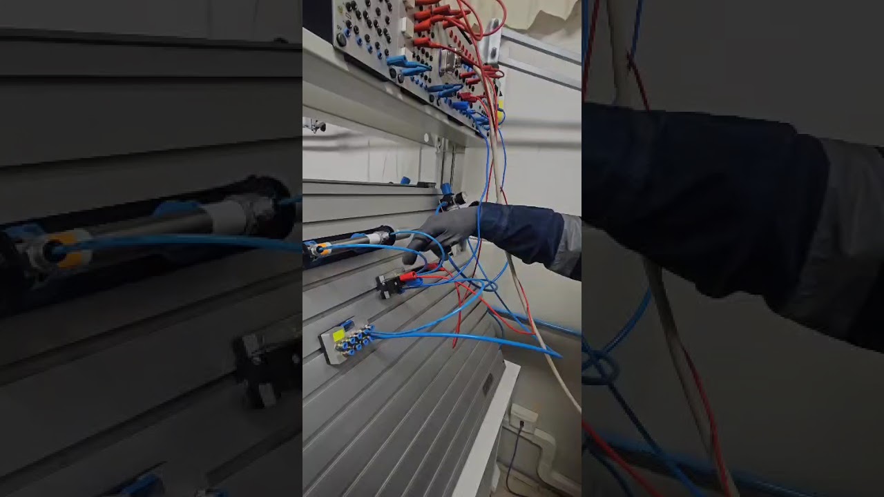 Conexión Neumática en PLC - Control Electrónico del Equipo Pesado