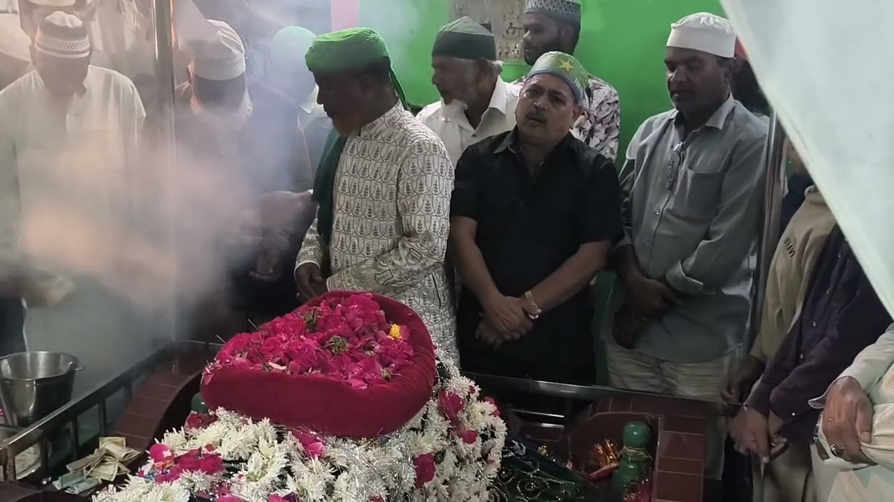 Hazrath Roushan Shahed Chand ke 16 Gilaf Tabdeel 08/12/25 last of this year