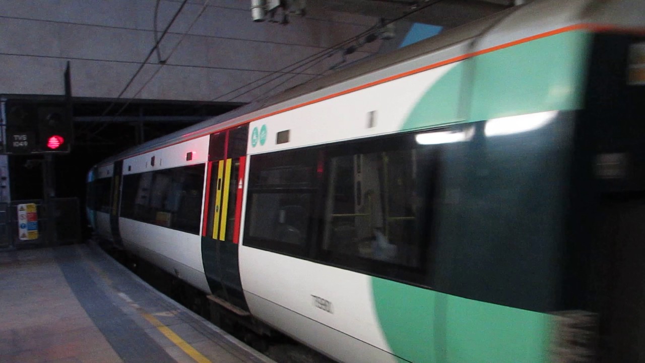 Thameslink class 377 520 Departure Farringdon for Sutton