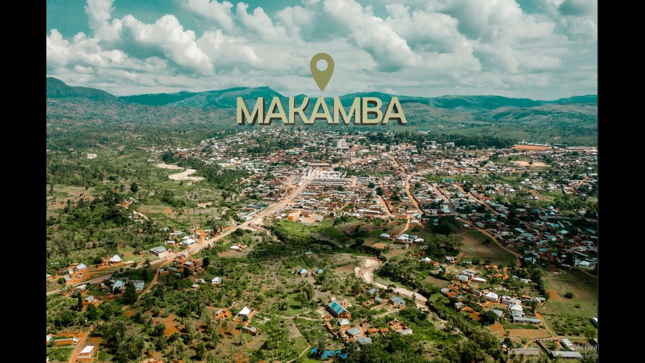 La belle vue aérienne du centre de la Province de Makamba