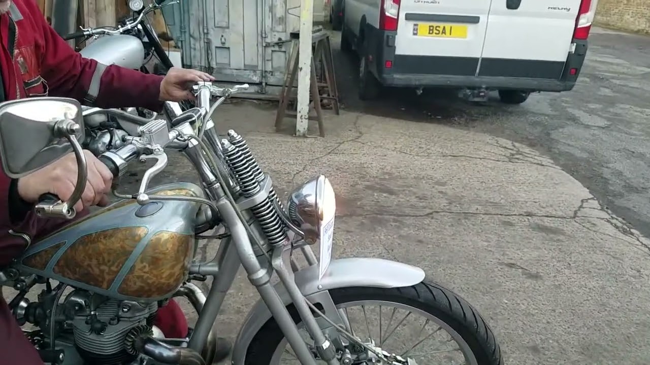 Triumph Custom Bobber 500cc 1969 года у Энди Тирнанса #09013TRI