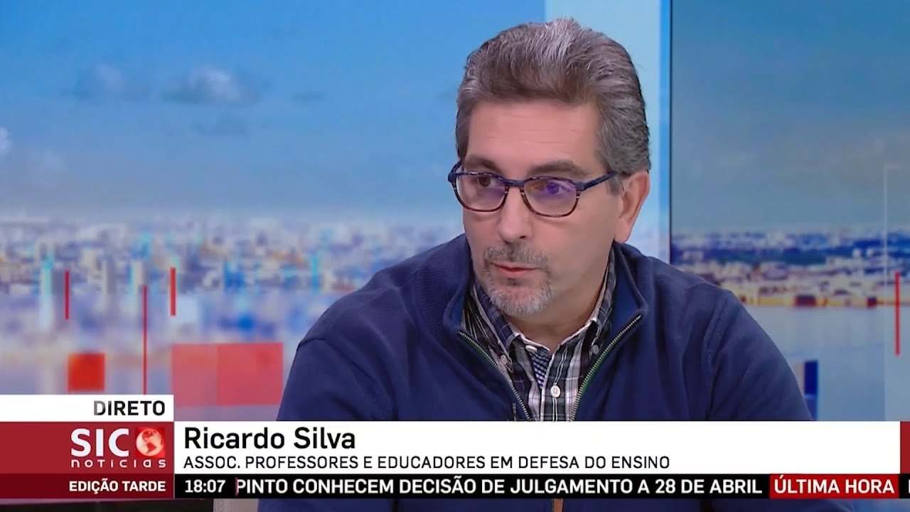 Professor Explica de Forma Clara e Coerente os Motivos da Greve dos Profissionais da Educação.
