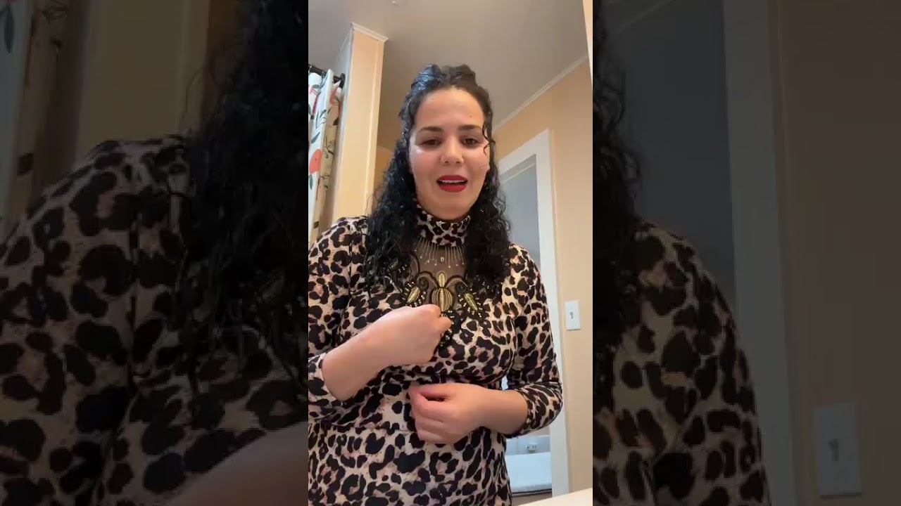 ضربتها بدوش