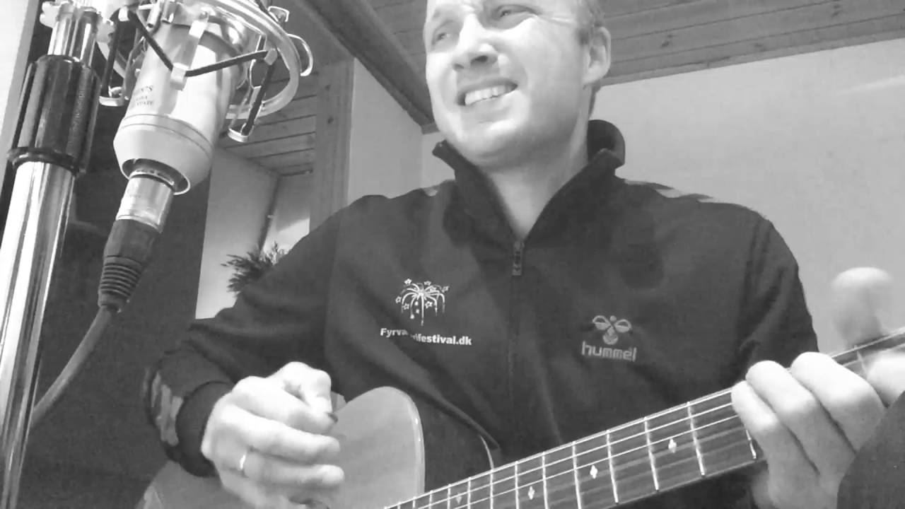 Man on the Moon (R.E.M.) - Acoustic cover by Michael Andersen