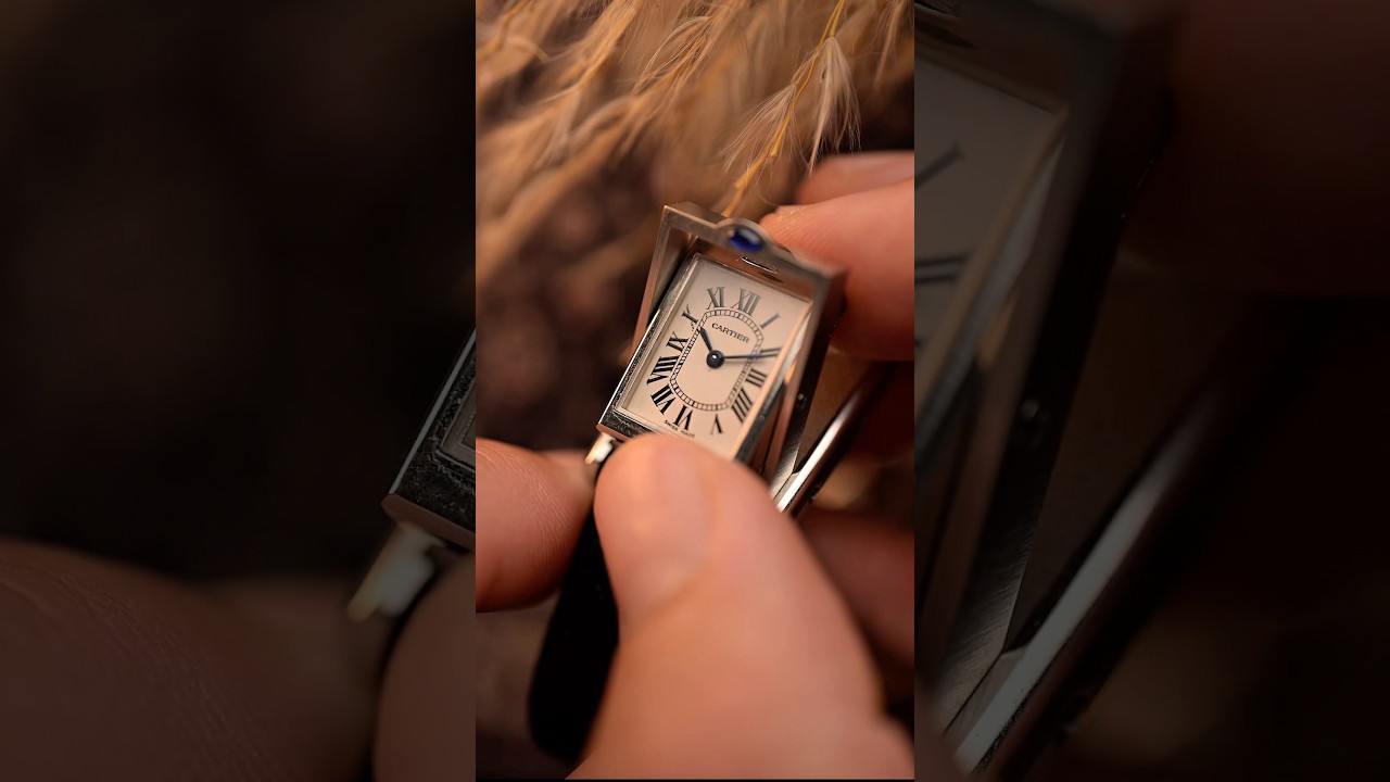 Cartier Tank Basculante 2386 из 2000-х &mdash; крутой механизм, правда? 😁🤝 #cartier