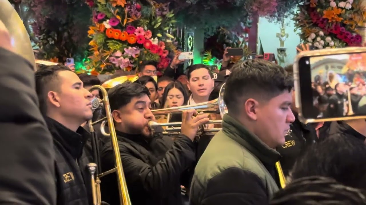 Banda La Indicada La Mejor De Maza  (tocando a viento )