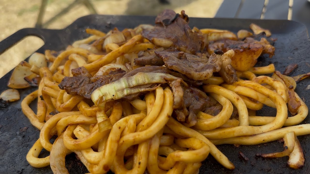 亀山風 みそ焼きうどん｜キャンプ飯