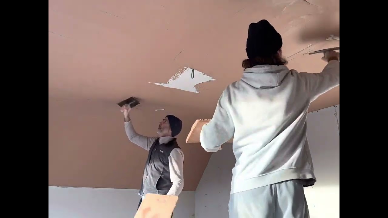 How To Plaster A Vaulted Ceiling With A Curve || Step By Step ||