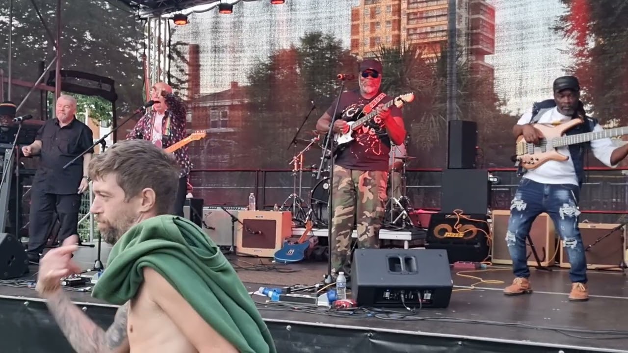SKA SONIC, feat Clive Alive, performing,  No Woman No Cry  (Best With Headphones)