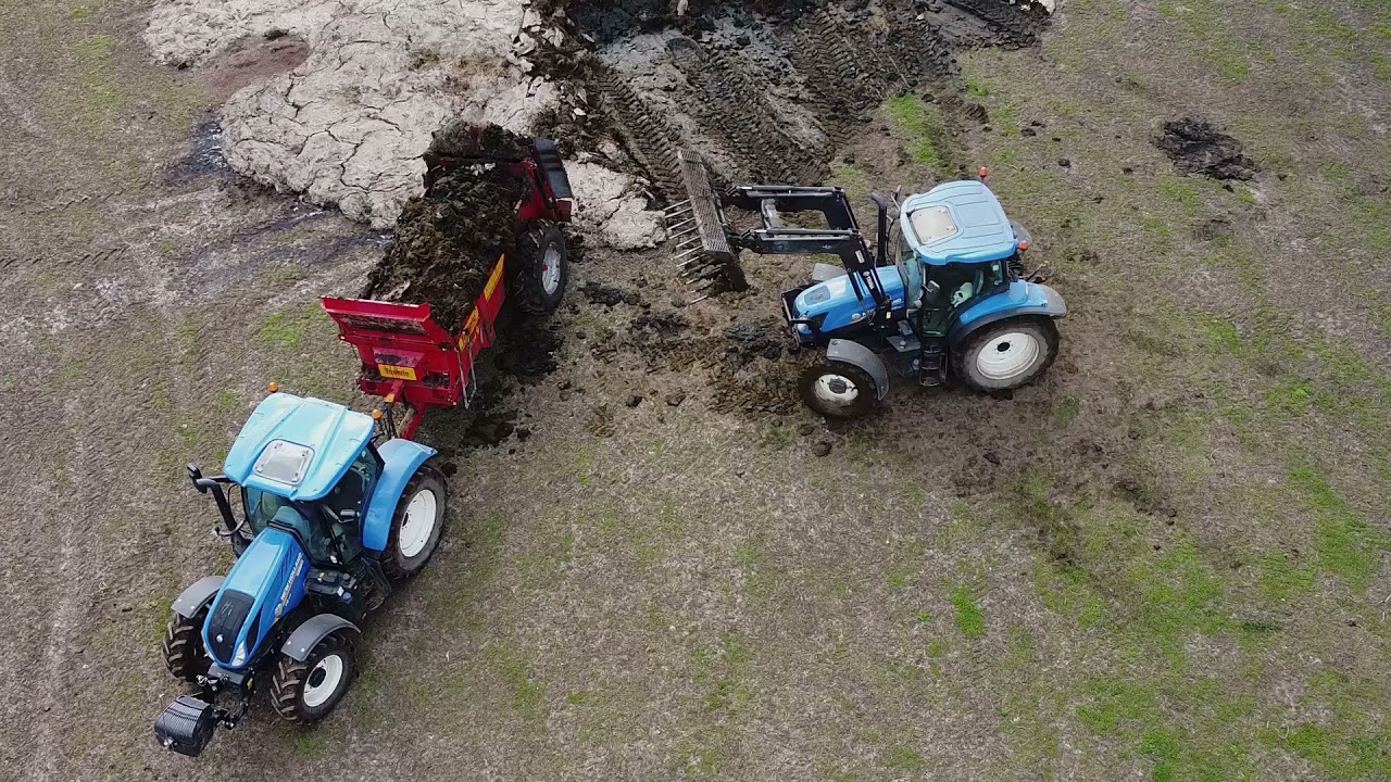 Muck spreading with Teagle Titan 9