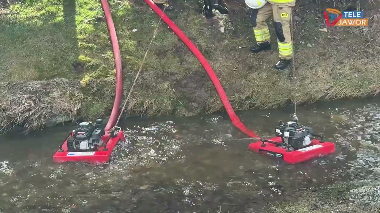 WIADRÓW. Groźny pożar wiaty gospodarczej. Jedna osoba poszkodowana