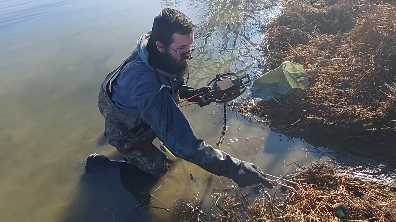 Beaver Trapping- Foothold Castor Mound set. Start to Finish.