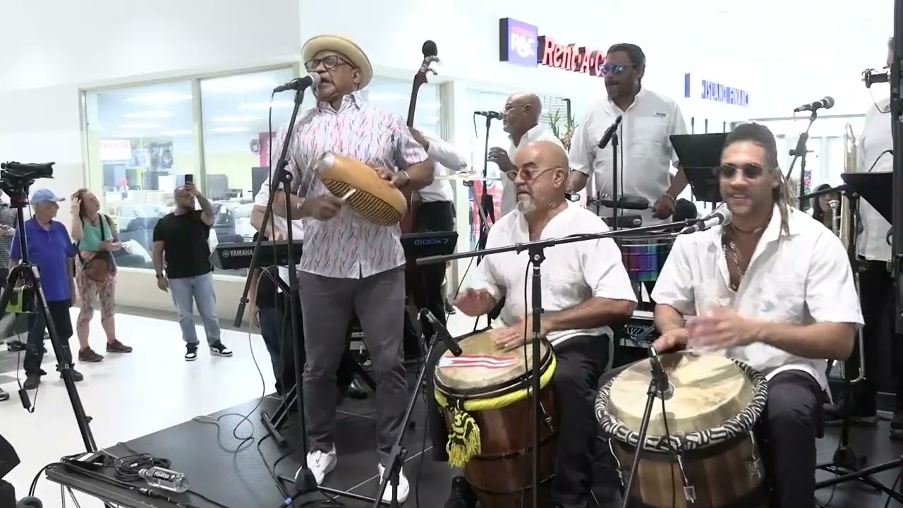 EL OTRO CHIVO - CHAIKY GONZÁLEZ  CON TAMBORES CALIENTES