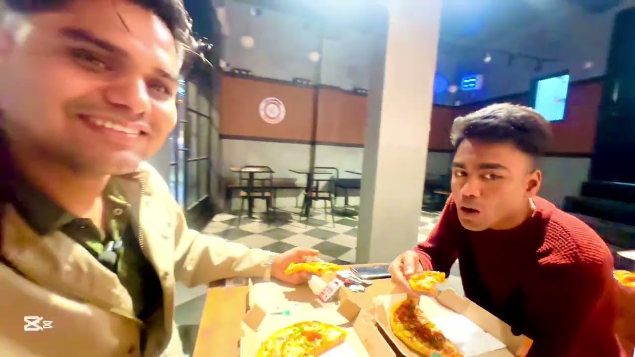 Best pizza journey in Mahipalpur.😮Street Tour with friends🥵#StreetFood#Delhifoodies#foodieAdvetures