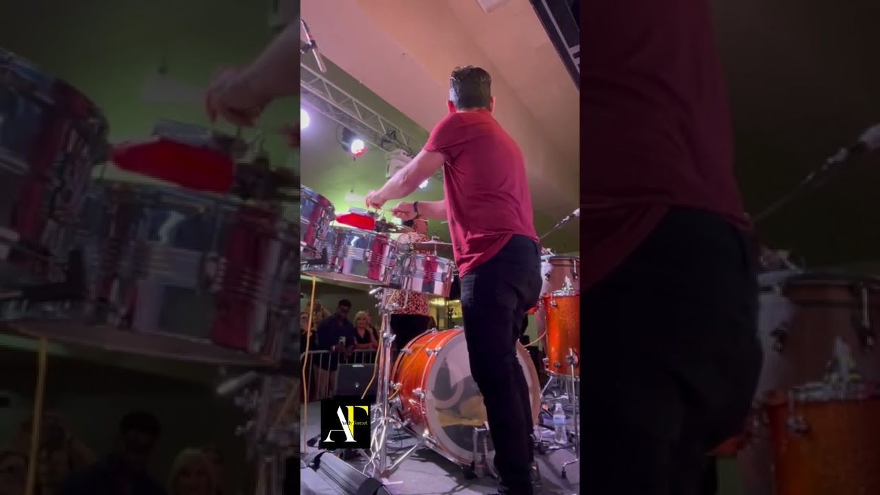 Andy Fornet al timbal en Concierto con Josimar y su Yambu