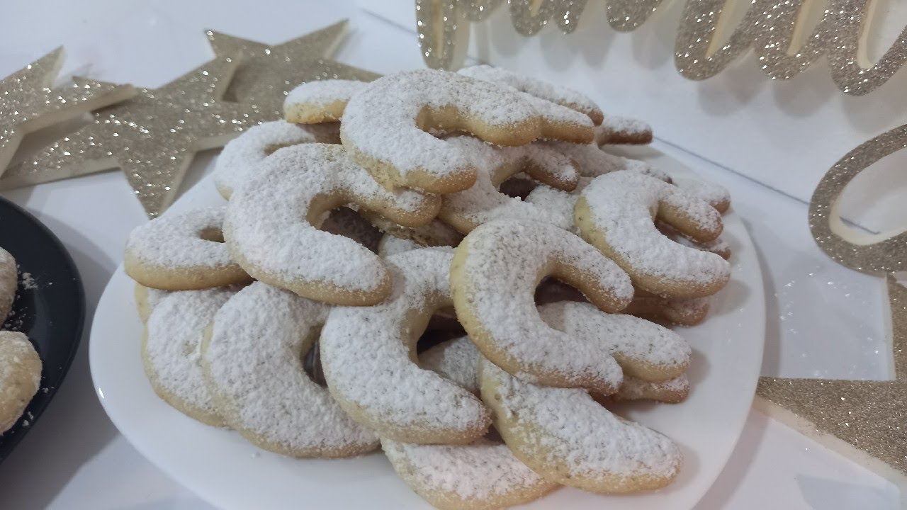 Praznične vanilice sa bademima-Vanilla with almonds