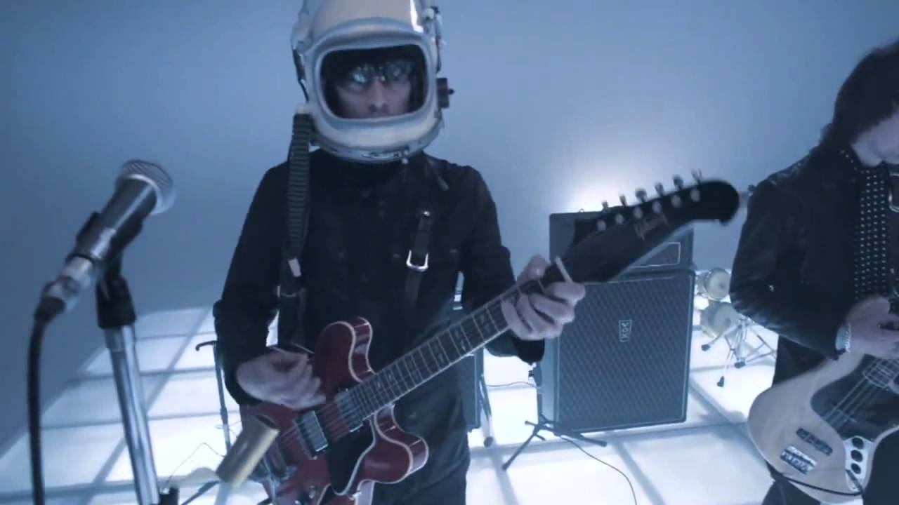 Beady Eye - Blue Moon (The Beat Goes On)