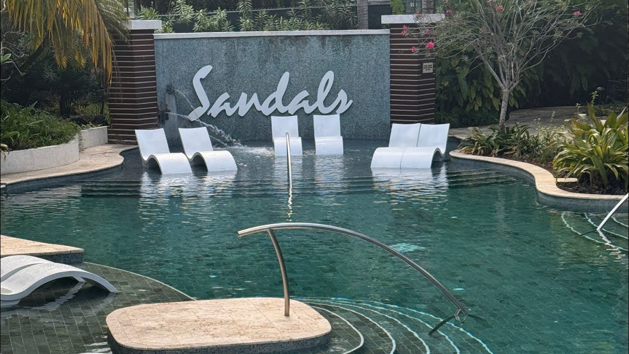 Sandals Halcyon Beach - Crystal Lagoon Walkout Swim-up Club Level Suite