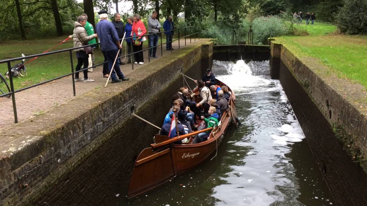 Berkelzomp in de sluis bij de Mallumse Molen te Eibergen