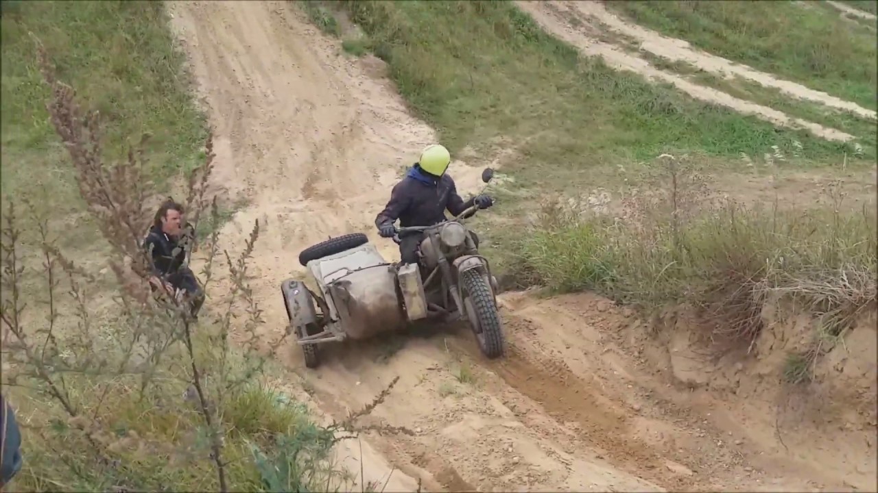 Trójkąt wymiata na BMW R75 Sahara