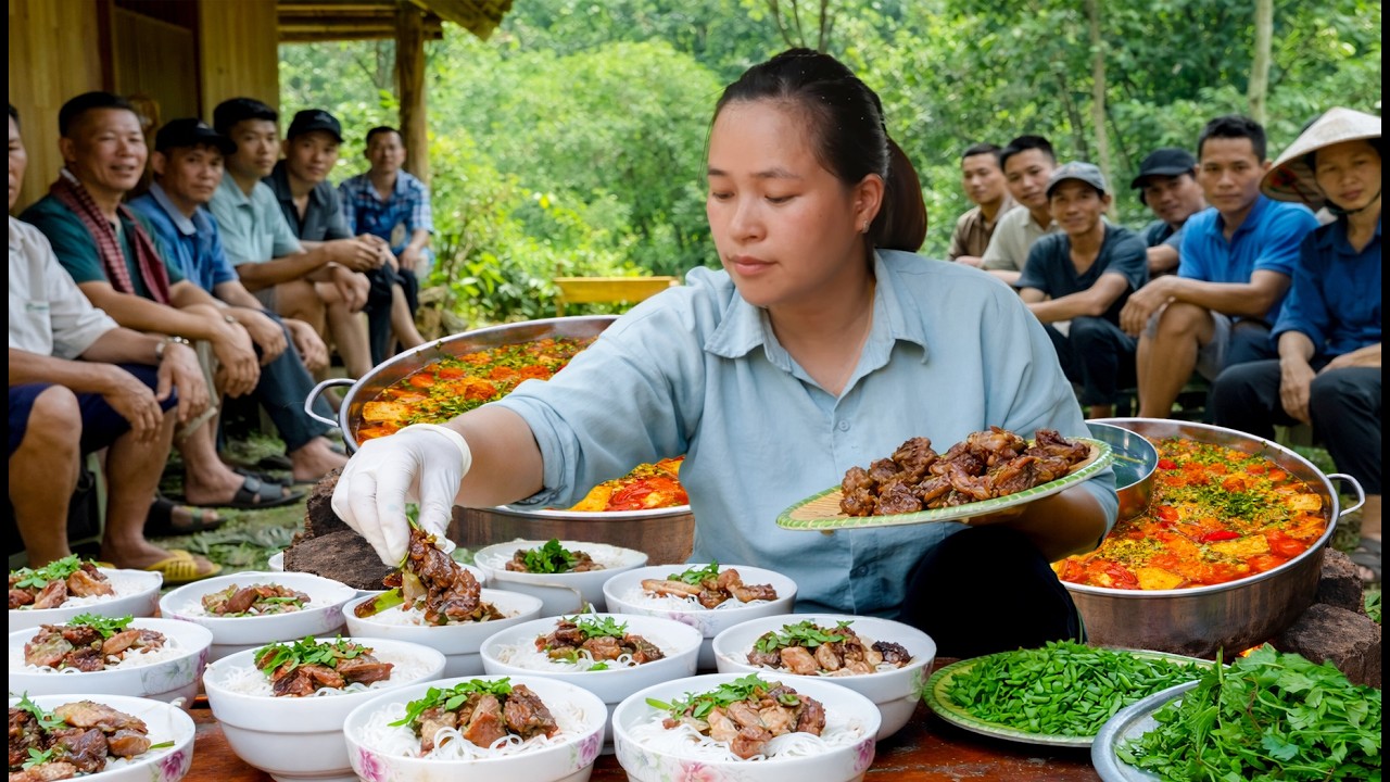 Cooking 80 Bowls of Delicious Noodle Soup for Kind Neighbors Who Helped Build Our Home – Lý Thị Ca