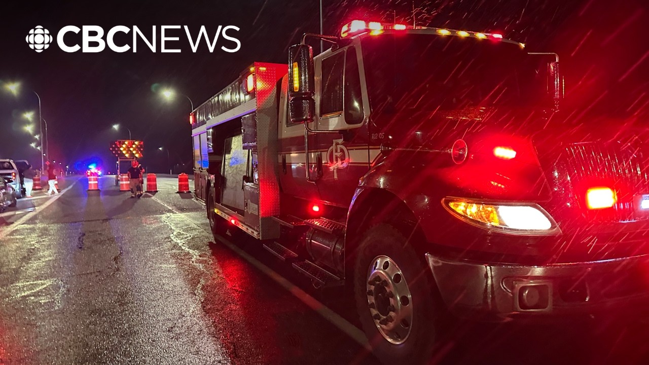 4 dead, 4 injured after crash on Calgary's Stoney Trail